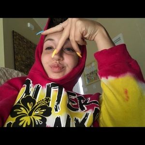 Meet your Posher, Chloe